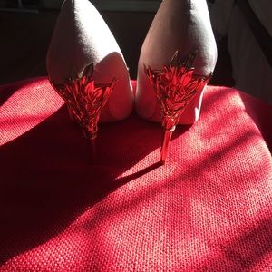 Beige/Gold High Heels!